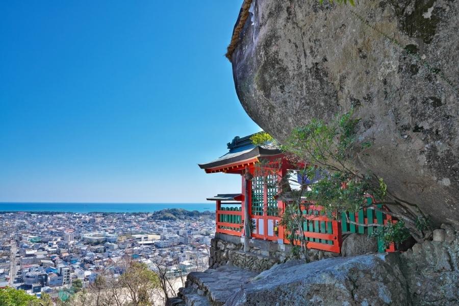 Kamikura Shrine on Shingu shore tours
