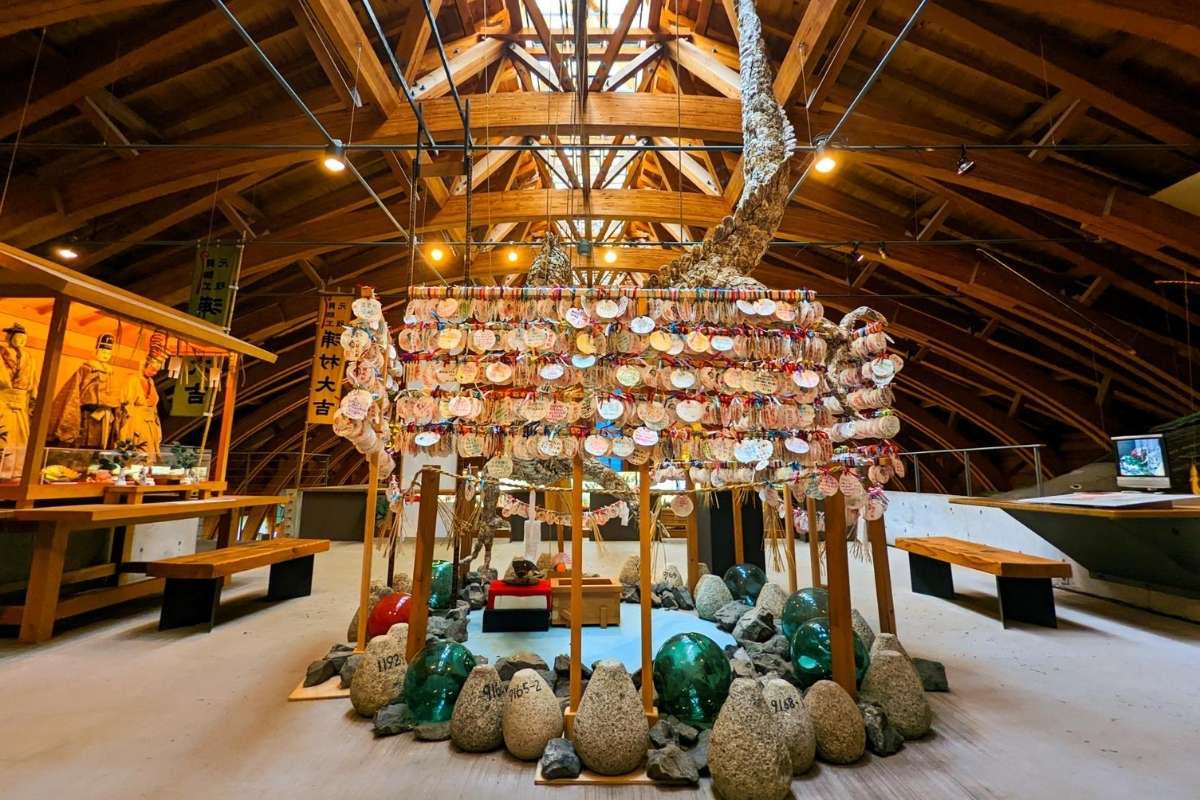 Shore excursions in Toba Sea-Folk Museum
