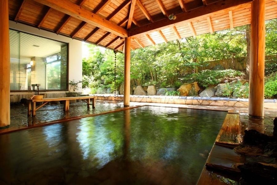 Iwamuro Onsen on Niigata shore tour