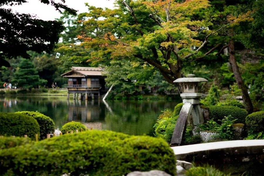 Kenroku-en Garden on Kanazawa cultural tour