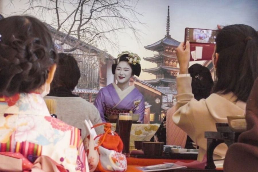 Lunch with Maiko on Kyoto highlight tour