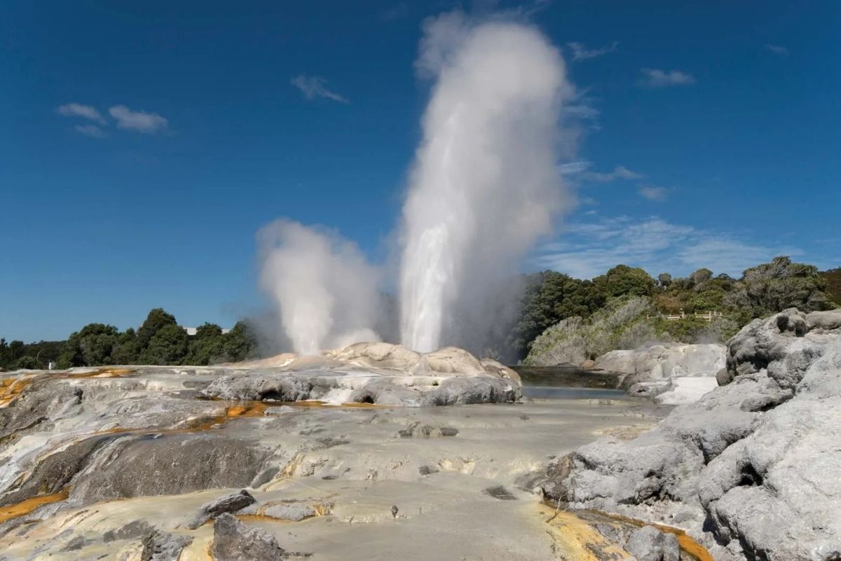 Rotorua - top attractions in North Island New Zealand