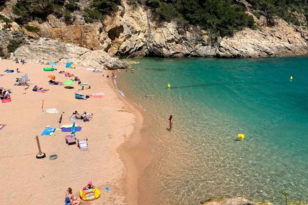 Cala Pola - hidden beaches in Spain