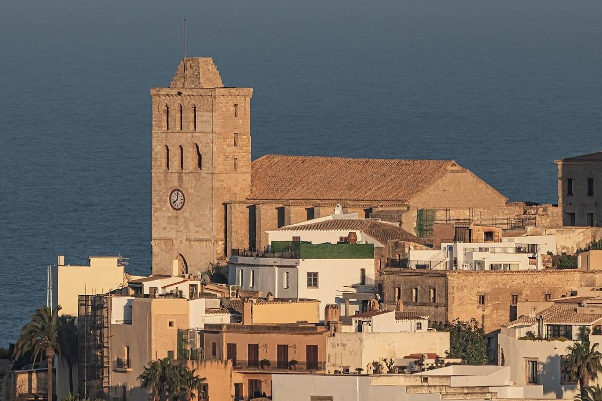 Ibiza Cathedral tours from port