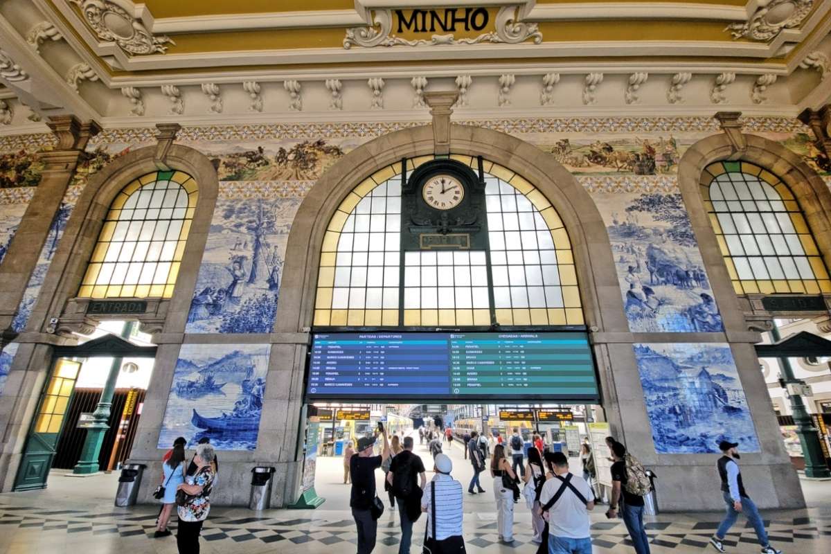 São Bento Railway Station shore trips