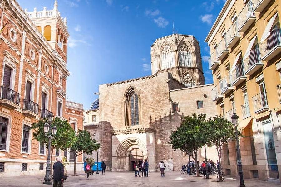 Valencia walking tour from port