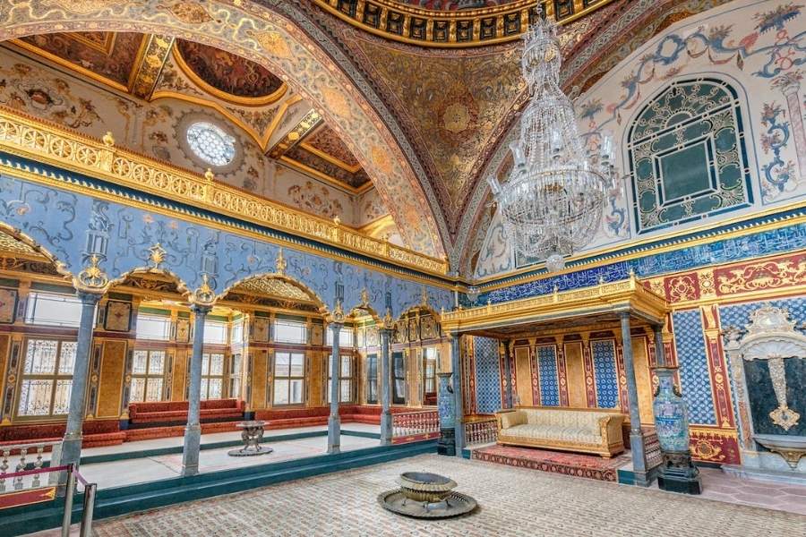 Topkapi Palace on Istanbul shore excursions