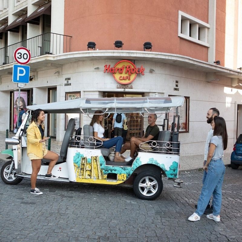 Happy Guests on Lisbon shore excursions