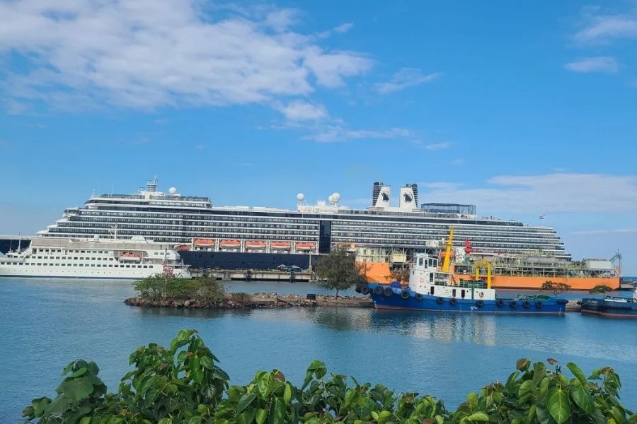 Pre- or post-cruise stay in Siem Reap