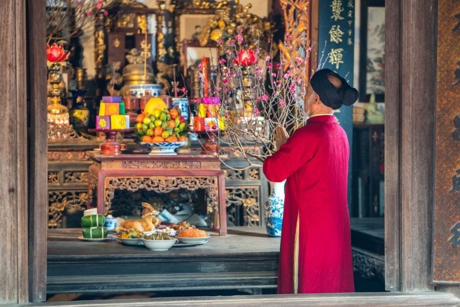 Vietnamese Culture blending Buddhism, Taoism, Confucian