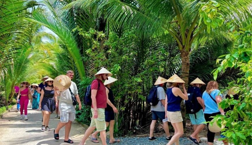 Village Communities and Living Traditions in Mekong