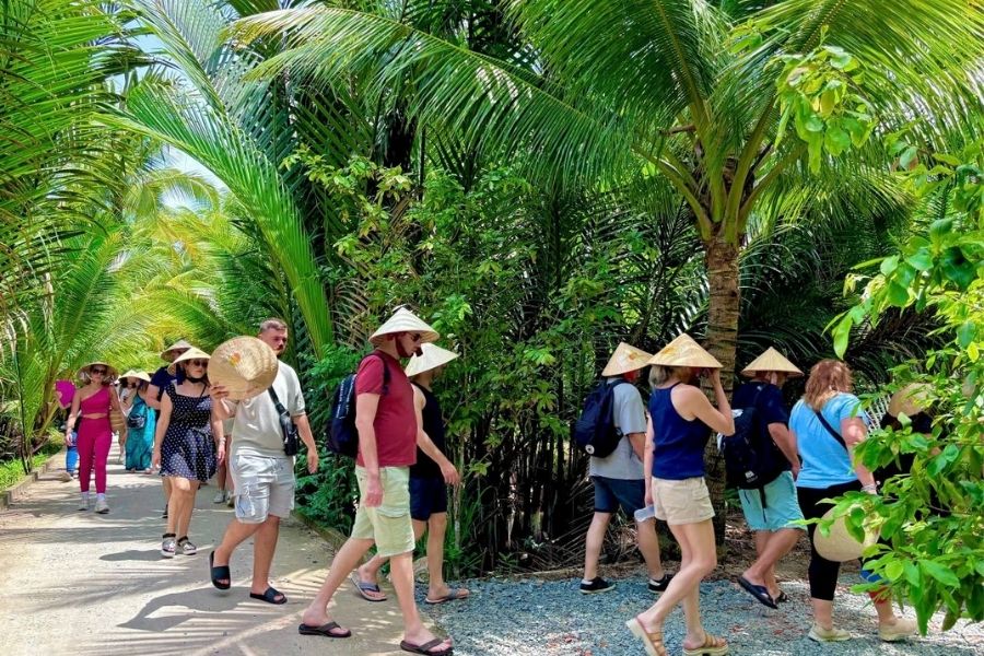 Village Communities and Living Traditions in Mekong